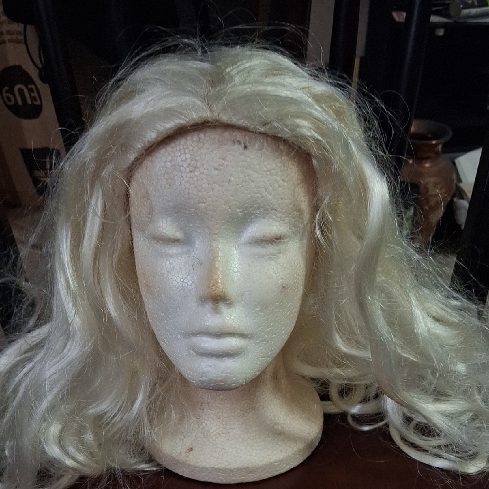 Blonde Wavy Hair Wig